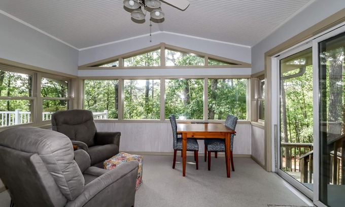 Hot Springs Village House | 44 Pego Circle - HDTV, WIFI. A nicely updated vacation rental home near Lake