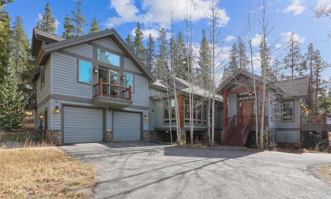 The Highlands House | 442 m² House ∙ 4 bedrooms ∙ 12 guests