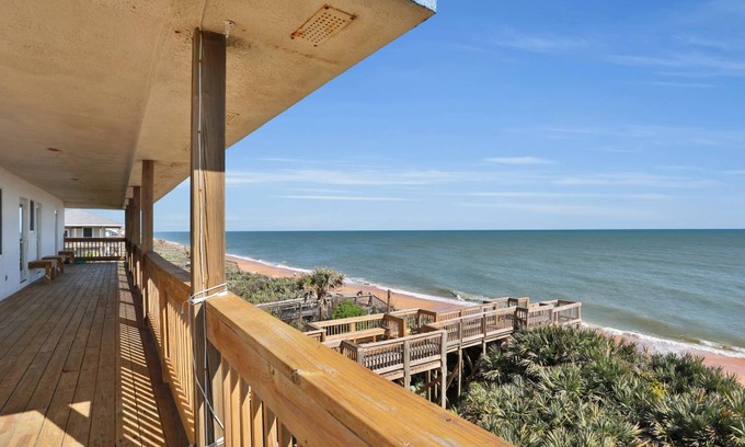 Painters Hill House | 446 m² House ∙ 8 bedrooms ∙ 16 guests