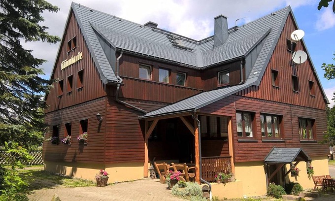 Hermsdorf-Erzgebirge Apartment | 45 m² Apartment ∙ 2 bedrooms ∙ 4 guests