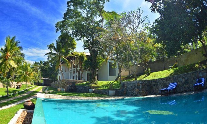 Unawatuna Resort | 45 m² Resort ∙ 6 bedrooms ∙ 14 guests