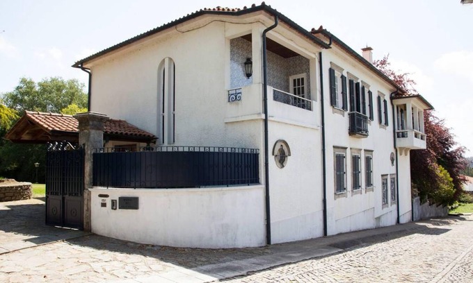 Mozelos House | 450 m² House ∙ 6 bedrooms ∙ 12 guests
