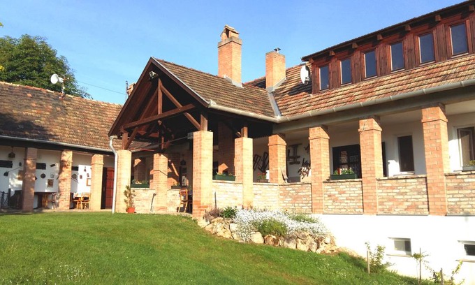 Dunaszentmiklos Resort | 46 m² Private room ∙ 3 bedrooms ∙ 6 guests