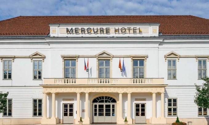 Szekesfehervar Hotel | 47 m² Hotel ∙ 127 guests