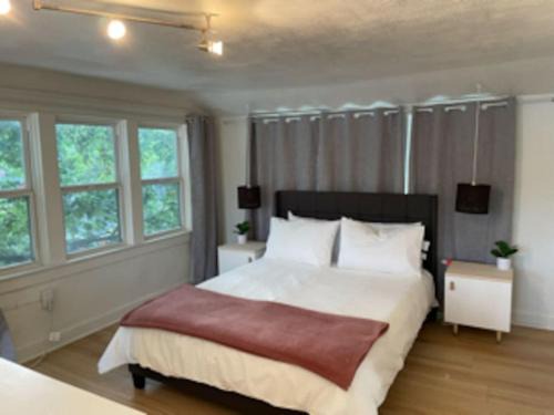 Rosedale House | 48 Entire Home for families in Kansas City