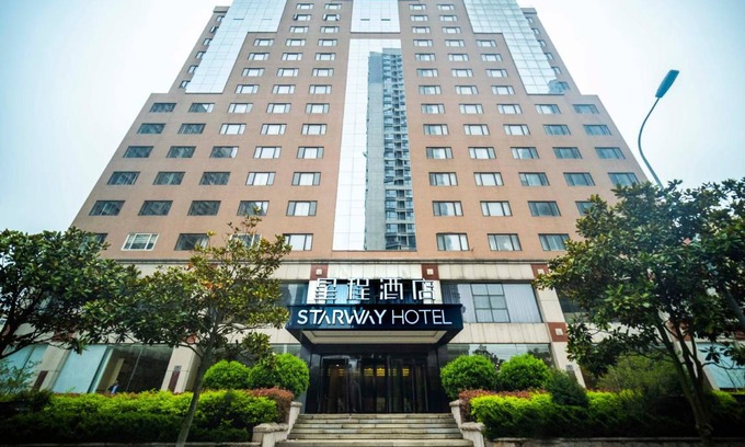 Qingdao City Center Hotel | 48 m² Hotel ∙ 3 bedrooms ∙ 4 guests
