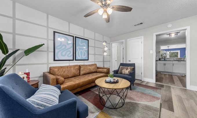 Temple House | 4bd/2ba~1mi from Baylor Scott & White ~Restaurants