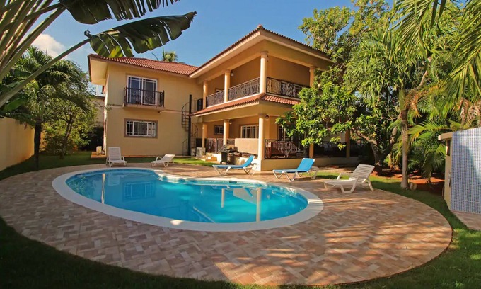 El Batey Villa | 4BD Guest-friendly villa in the heart of Sosua!