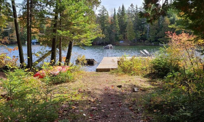 Wentworth-Nord House | 4BED/2BATH/Jacuzzi Family Lakeside Cottage