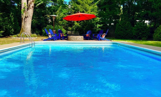 Fairfield House | 4BR/2.5BA Refuge Near University & Beach