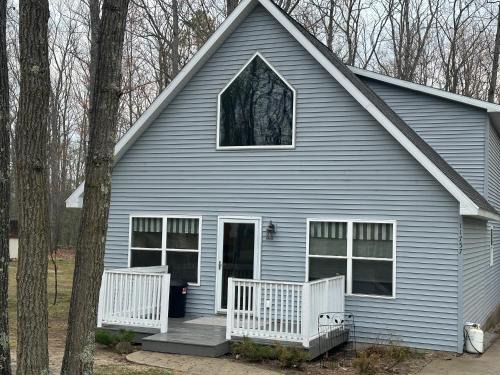 Higgins Lake House | *4BR 2BA N Shore Hidden Retreat*