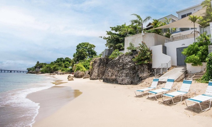 Clinketts Villa | 4BR Beachfront Property w/Private Pool-VFRAN