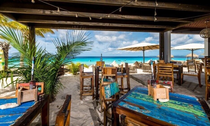 Belnem Villa | 4BR Bonaire Villa steps to ocean