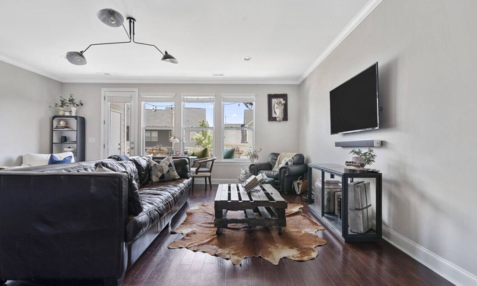 Charlotte House | 4BR+Family & Group Friendly+ 5 min to Uptown