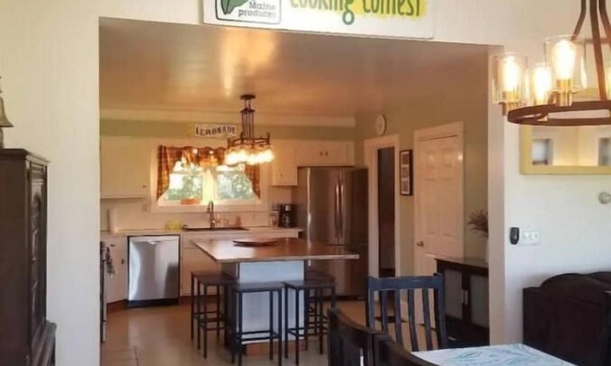 Bucksport House | 4Br Farmhouse @The Narramissic Manor with Sunrise views of Great Pond Mountain