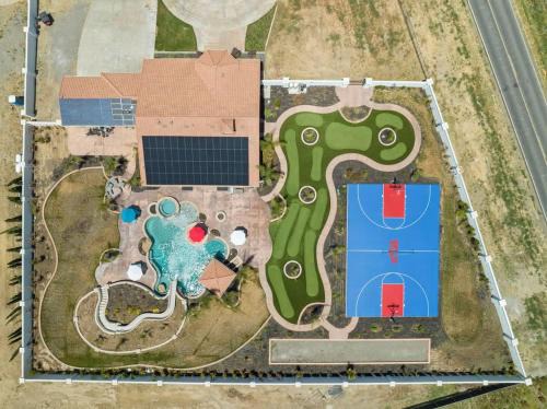Tracy House | 4BR LUXURY ENTERTAINMENT OASIS