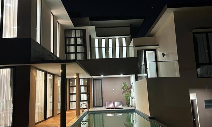 Batam Villa | 4BR Private Villa with Pool in the Heart of city