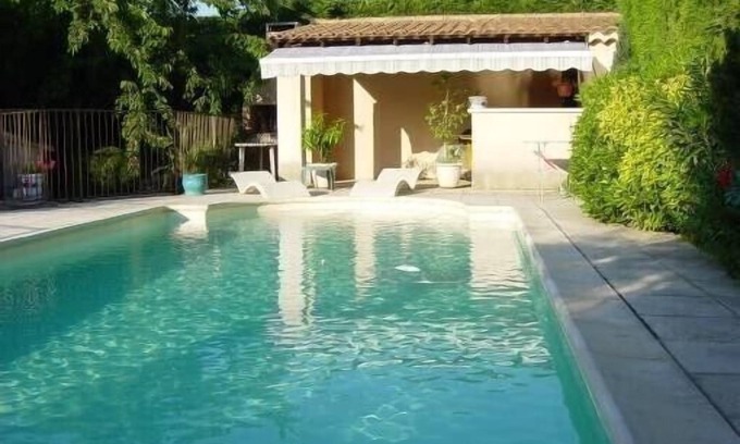 Taillades Cottage | 4pers air-conditioned gite with heated pool at Les Taillades in the Luberon