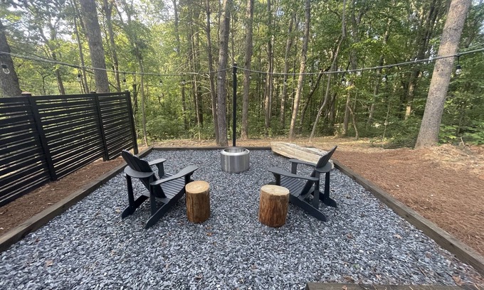 Sautee Nacoochee Cottage | 5.5mi to Helen - Couples Shower - Private Fire Pit