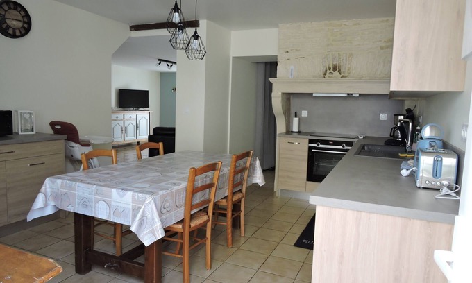 Meurville House | 5-6 person gîte "Chez Marlène" near Nigloland