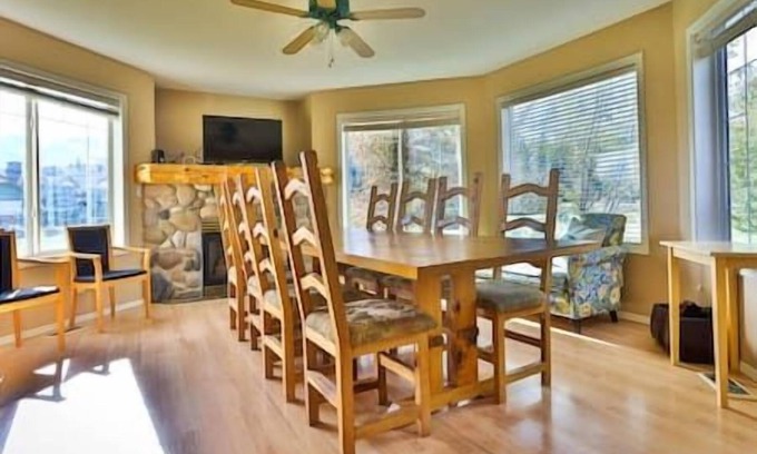 East Kootenay Condo | 5 BDR Condo/Multiple Patios/Superb Location