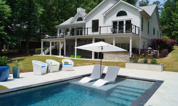 Lake Oconee House | 5 BDRM Beautiful Peaceful Lake Front Home 3 Kings, 1 Queen, 4 Twins, Pool, Spa