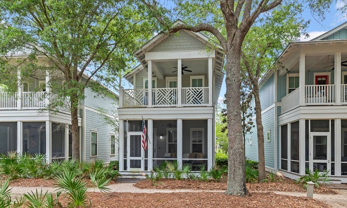 Watercolor House | 5 BDRM! On the green, everything for KIDS, 2 Kings, WATERCOLOR Beach Club, Pets