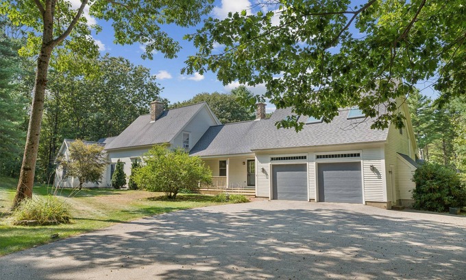 Kennebunk House | 5 Bed, 4.5 Bathroom, In-ground Pool, Gym near Parsons Beach!