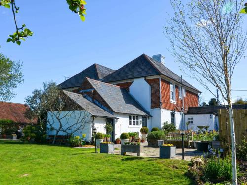 Etchingham House | 5 Bed in Hurst Green 46916