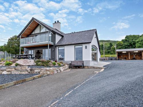 Hendrerwydd House | 5 Bed in Ruthin 86009