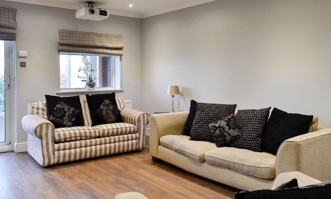Skelmorlie Cottage | 5 bedroom accommodation in Skelmorlie, near Largs