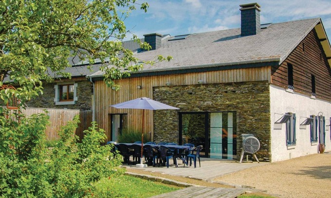 Nadrin House | 5 bedroom accommodation in Nadrin