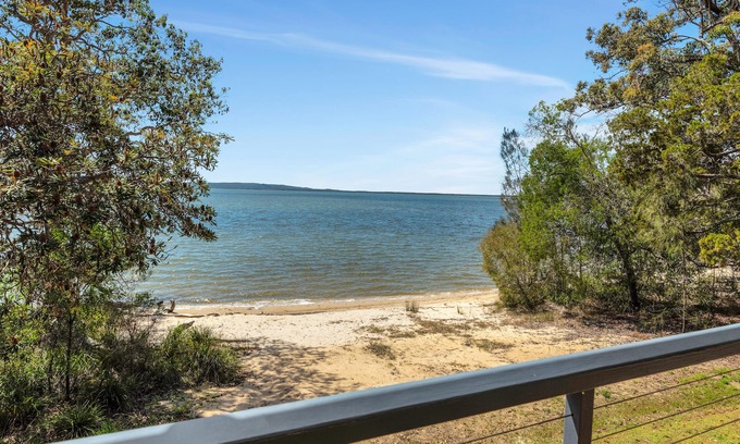 Boreen Point House | 5-Bedroom Oasis with Private Beach.