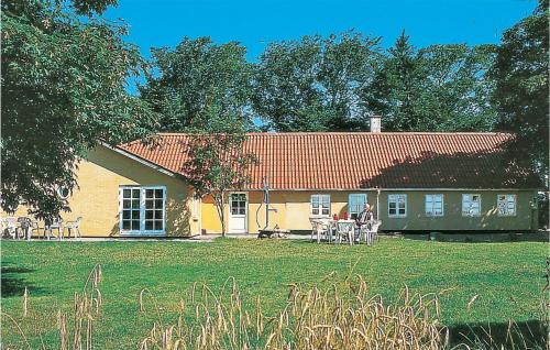 Ronbjerg House | 5 Bedroom Stunning Home In Øster Assels