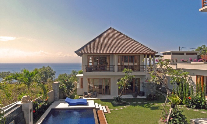 Uluwatu Villa | 5 Bedrooms Ocean Villa in Uluwatu
