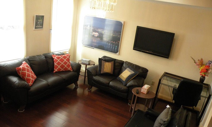 Capitol Hill House | 5 BR 4 BA- New House 3 Blocks to Capitol -Free Parking Permit