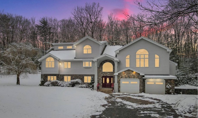 Tafton Villa | 5 BR Luxury Escape with Hot Tub, Home Theater, Arcade, Min from Lake & Slopes