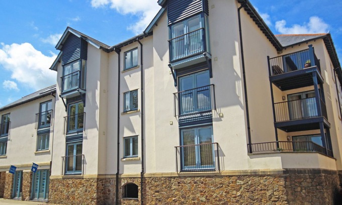 Dartmouth Cottage | 5 DARTMOUTH HOUSE, pet friendly in Dartmouth