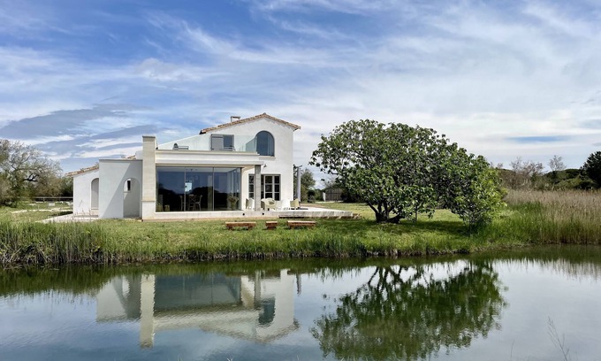 Saintes-Maries-de-la-Mer House | 5* holiday home, comprising 5 bedrooms and living areas