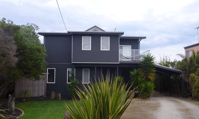 Smiths Beach House | 5 Marlin Street, Smiths Beach - Walking distance to beach