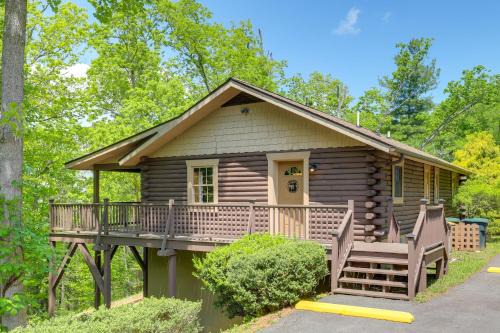 Asheville House | 5 Mi to Dtwn Asheville Tranquil Cabin Retreat!