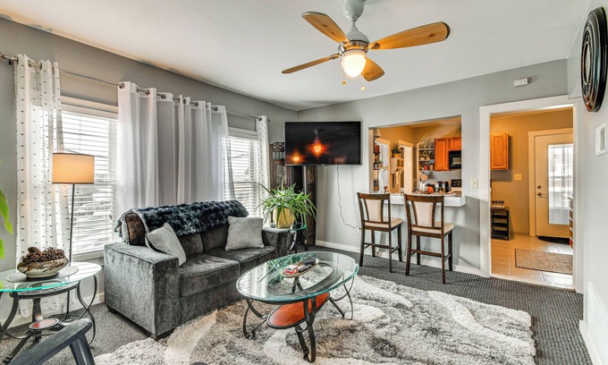 East Syracuse Apartment | 5 Mi to Dtwn Syracuse: Updated Apartment!