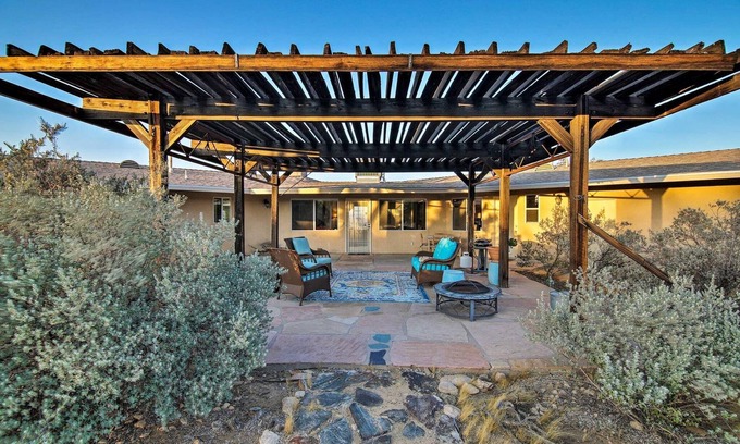 Joshua Tree House | 5 Miles from Park entrance Charming 2-bedroom house in enchanting Joshua Tree