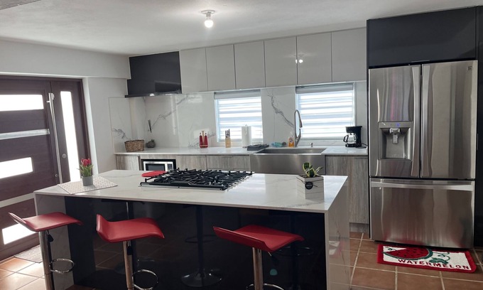 Pitahaya Apartment | 5 min from the beach, EL YUNKE FOREST,20 MIN RIDE TO TH BOAT TO CULEBRA ISLAND.