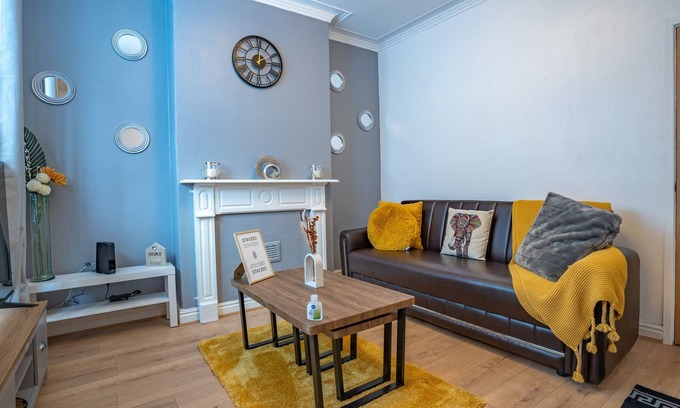 Forest Fields House | 5 minutes from so many amenities, luxurious, newly refurbed, entire modern house