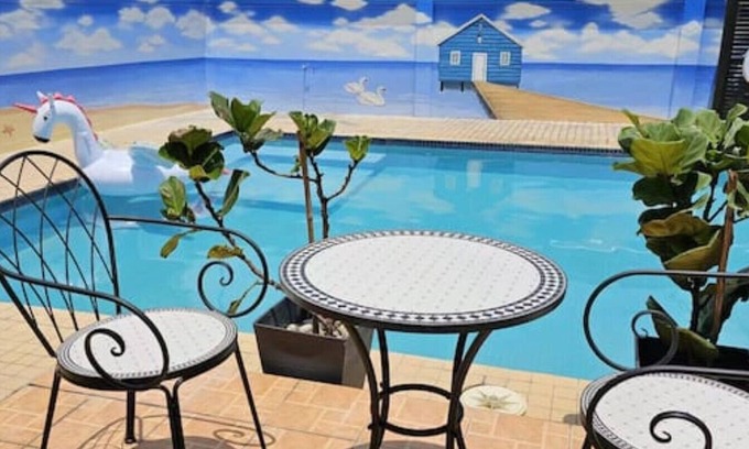 Taman Bangi Villa | 5 minutes to Train Station ! Pool Party Villa in the City.