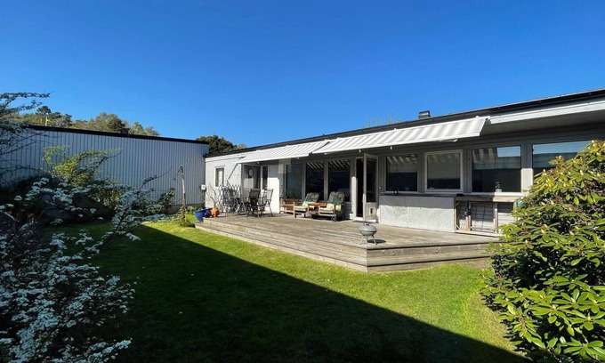 Vastra Frolunda House | 5 person holiday home in VÄSTRA FRÖLUNDA
