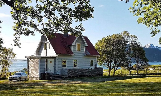 Vestvagøy House | 5 person holiday home in Gravdal