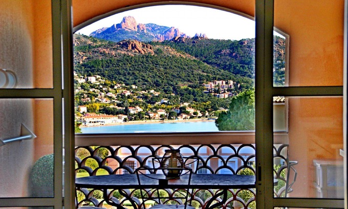 Agay Apartment | 5 pools, entertainment, beach 300m away, air-conditioned, towel service, free parking