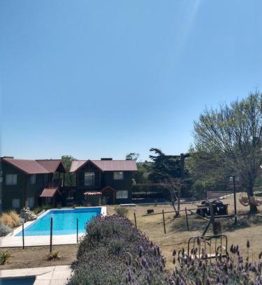 La Falda House | 5 Senderos